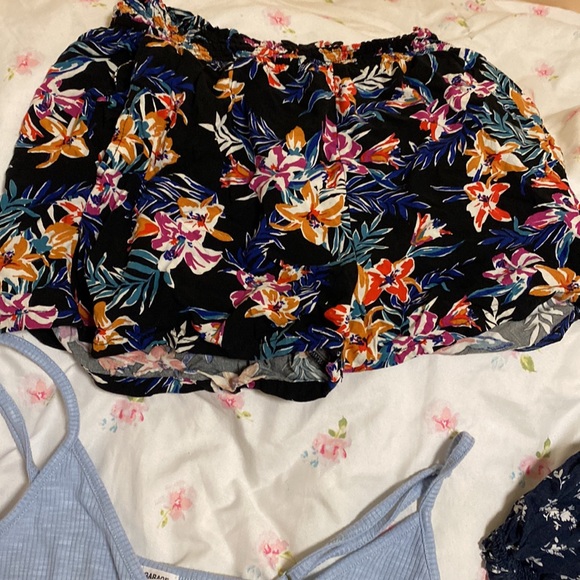 Garage crop top bundle - Picture 4 of 4